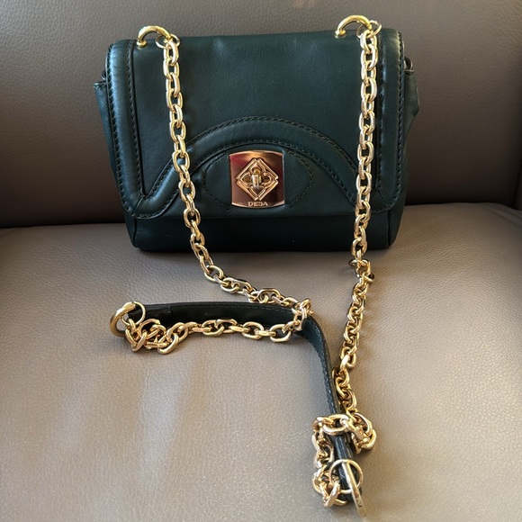 Genuine Leather Crossbody / Shoulder Bag. Dark Blue. Gold Chain. New w/otags - Picture 6 of 6